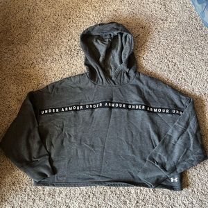 Womens Under armour grey cropped loose sweatshirt sz S